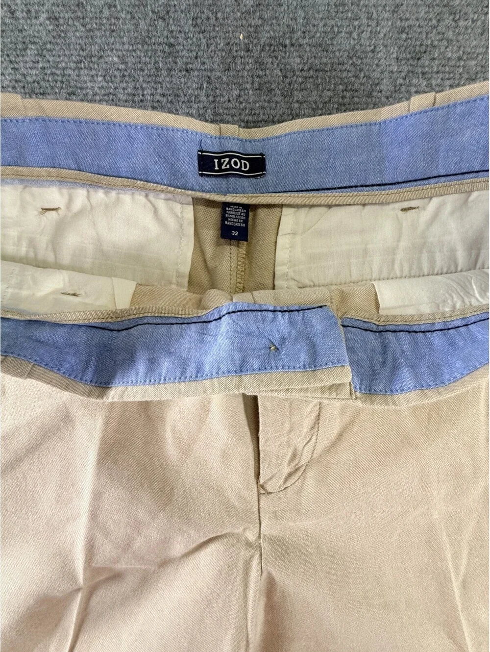 IZOD Mens Shorts Size 32 Khaki Beige 100% Cotton Pleated Front Casual Chino